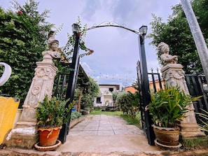 Garden - The Castello Resort (Koh Lan)