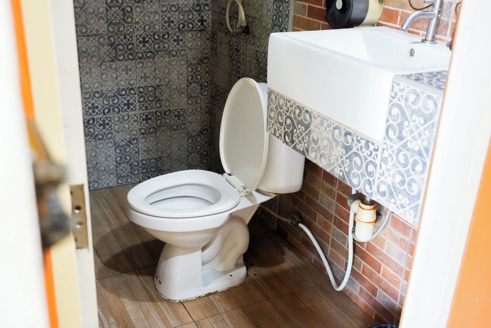 quadruple room, 1 bedroom, non smoking | bathroom | shower, free toiletries, hair dryer, towels