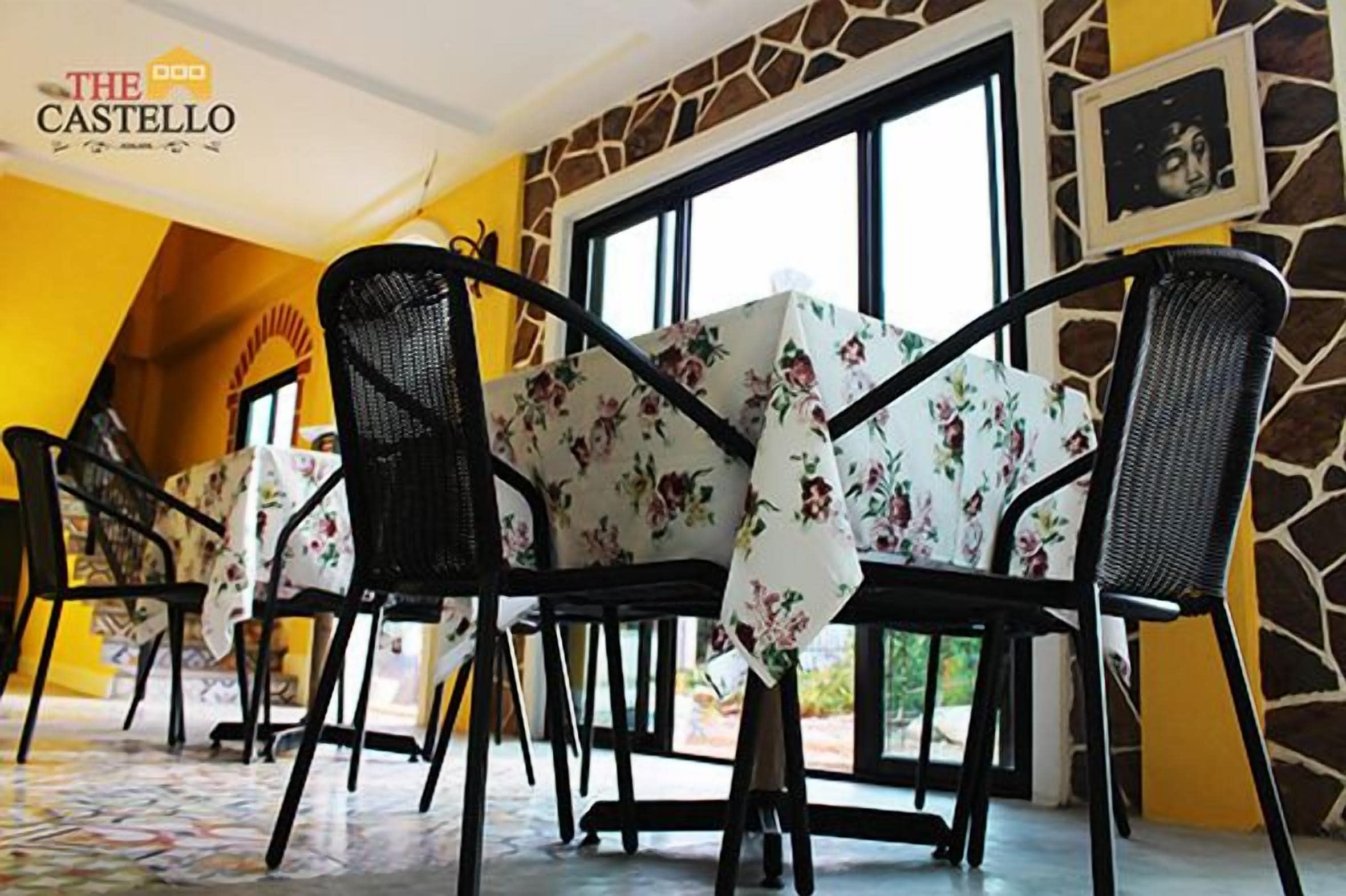 breakfast, lunch, dinner served; thai cuisine, garden views