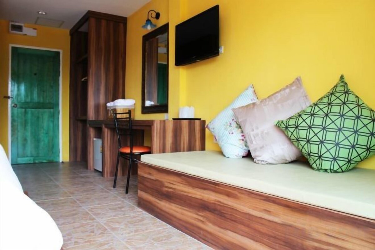Cortinas blackout, wifi gratis y ropa de cama 