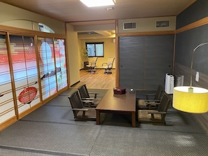 Suíte, 2 quartos, para não fumantes, vista para o jardim (Japanese Western Modern, 64 sqm) | Cofres nos quartos, Wi-Fi de cortesia, roupa de cama