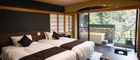 In-room safe, free WiFi, bed sheets