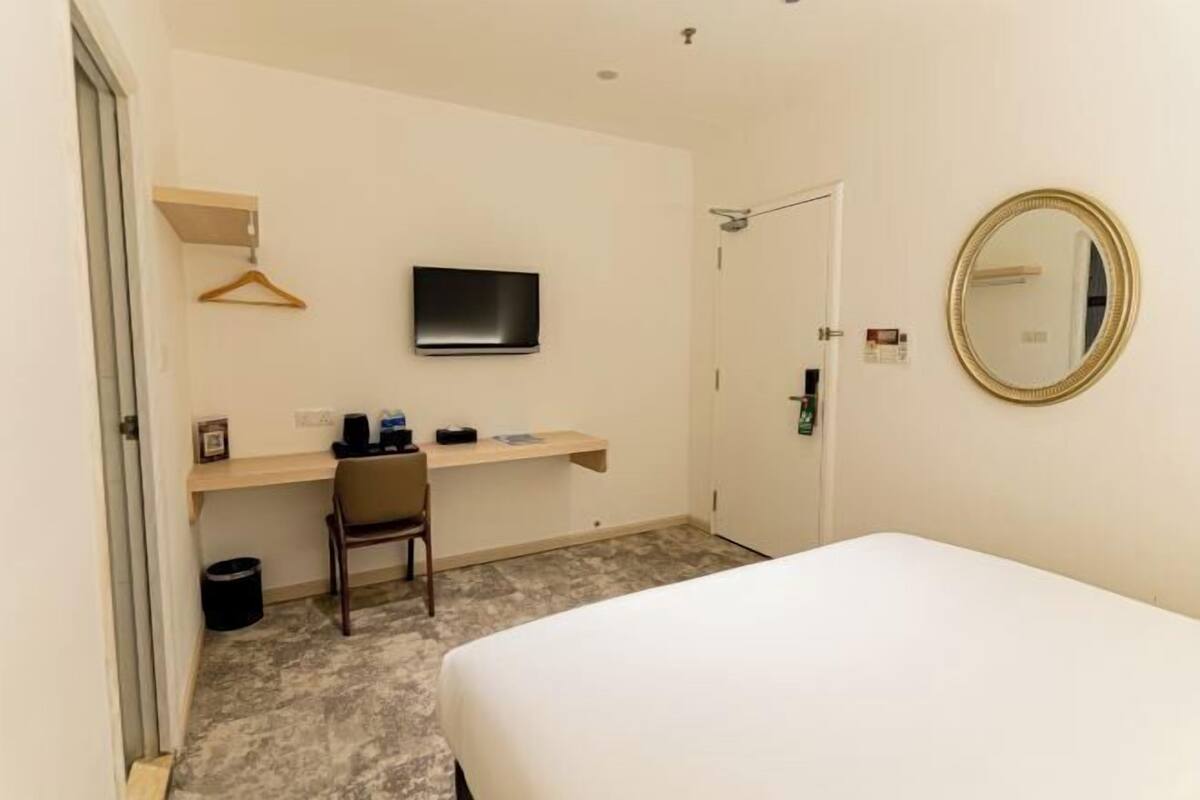 Desk, iron/ironing board, free WiFi