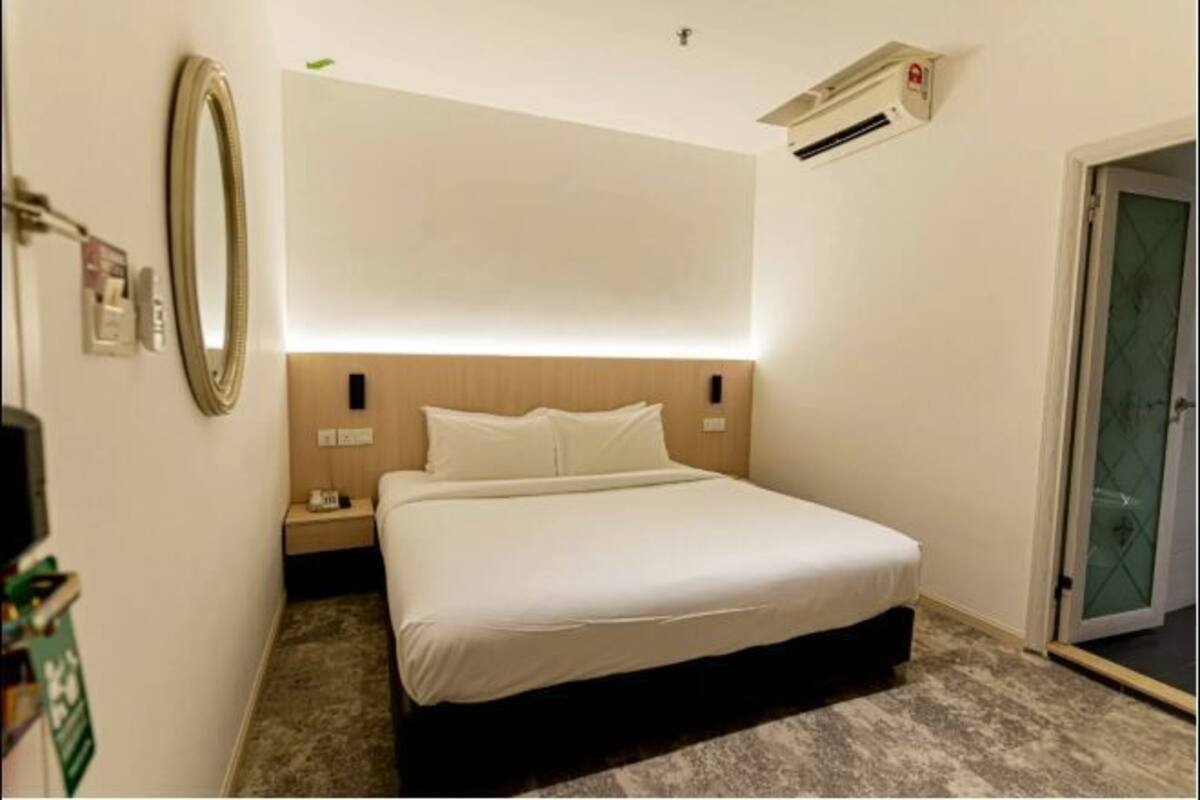 Desk, iron/ironing board, free WiFi