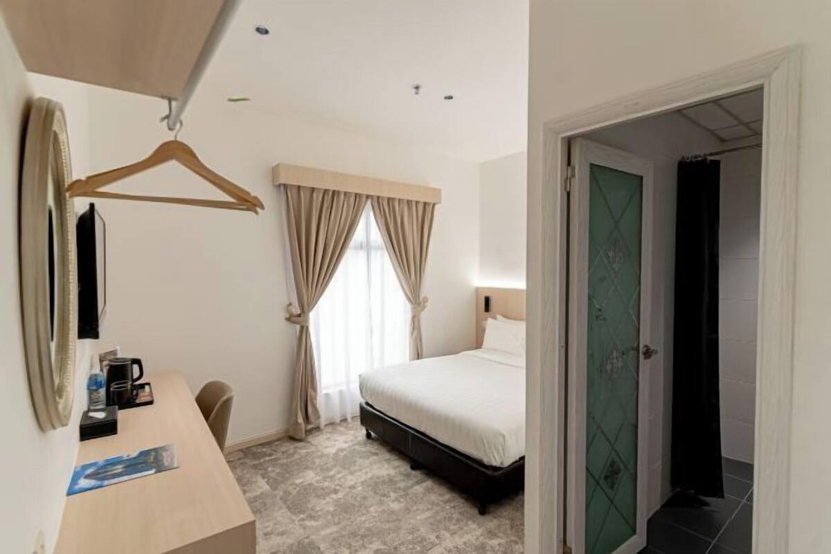 Desk, iron/ironing board, free WiFi