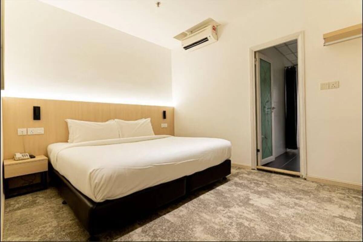 Desk, iron/ironing board, free WiFi