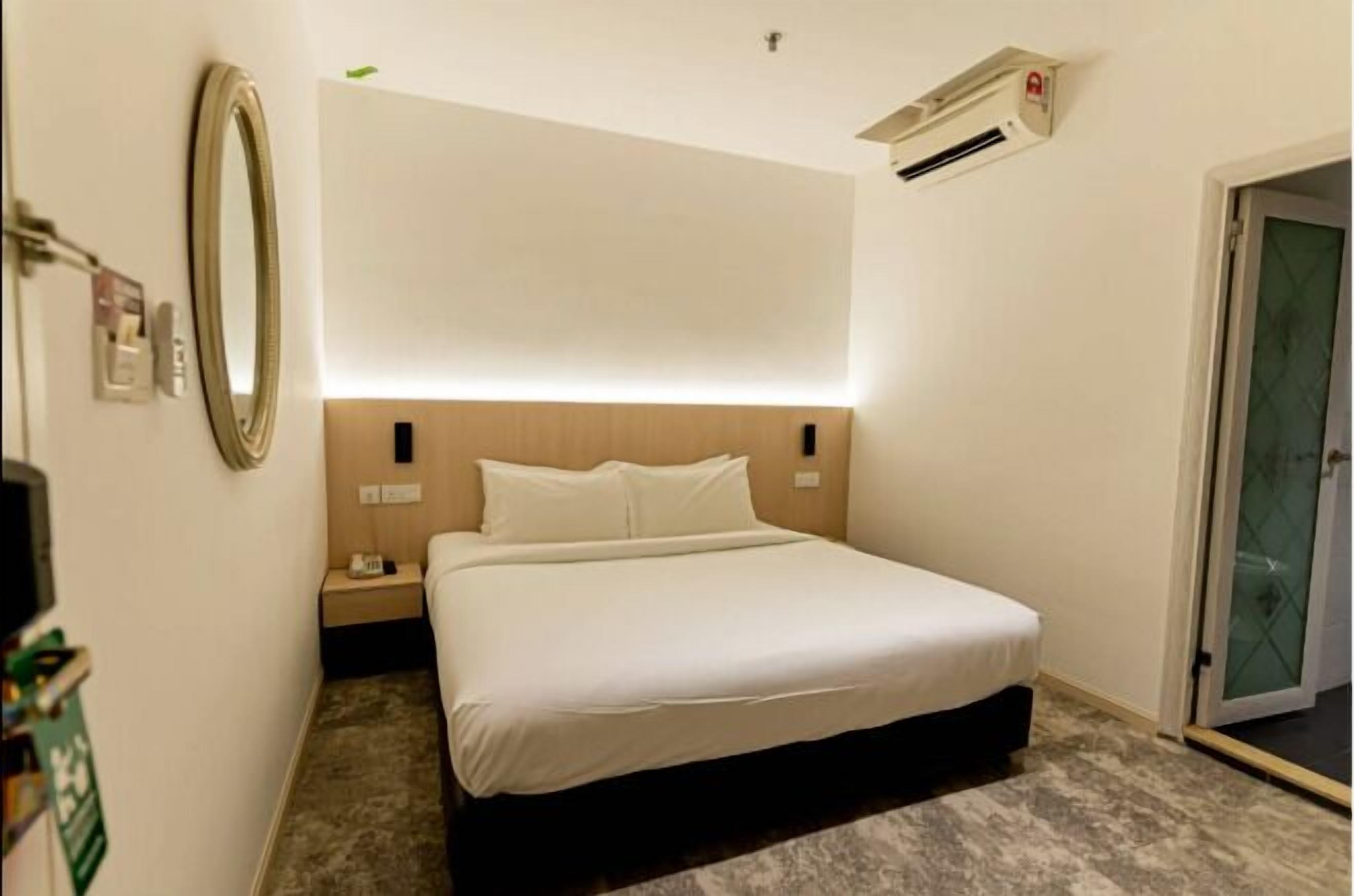 Desk, iron/ironing board, free WiFi