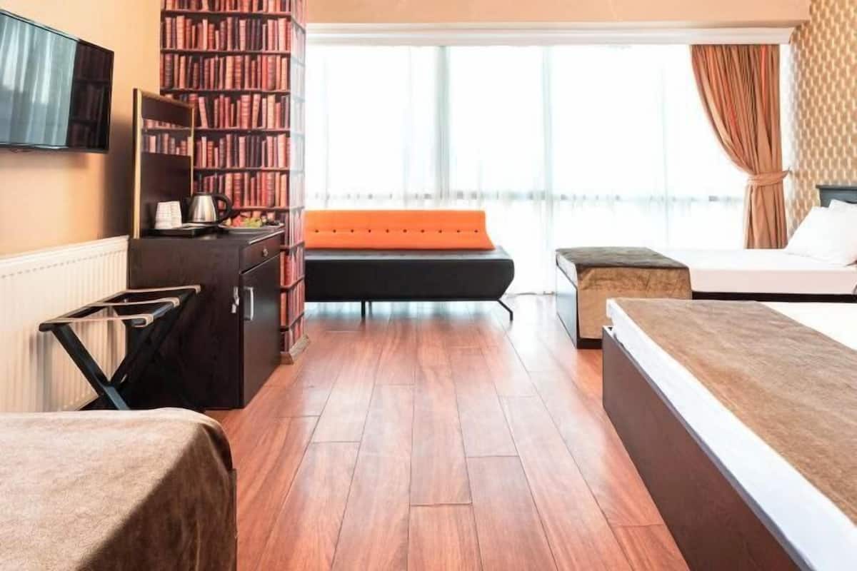 1 bedroom, premium bedding, down comforters, free minibar items