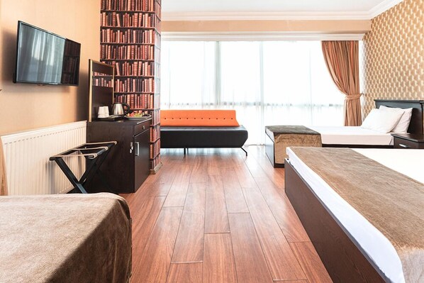 Family Quadruple Room | Premium bedding, down duvets, free minibar items, in-room safe - Pamuk City Hotel (Gaziantep)