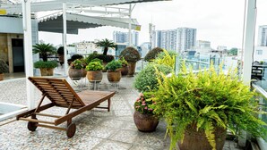 ที่อาบแดด