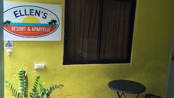 Check-in/check-out kiosk