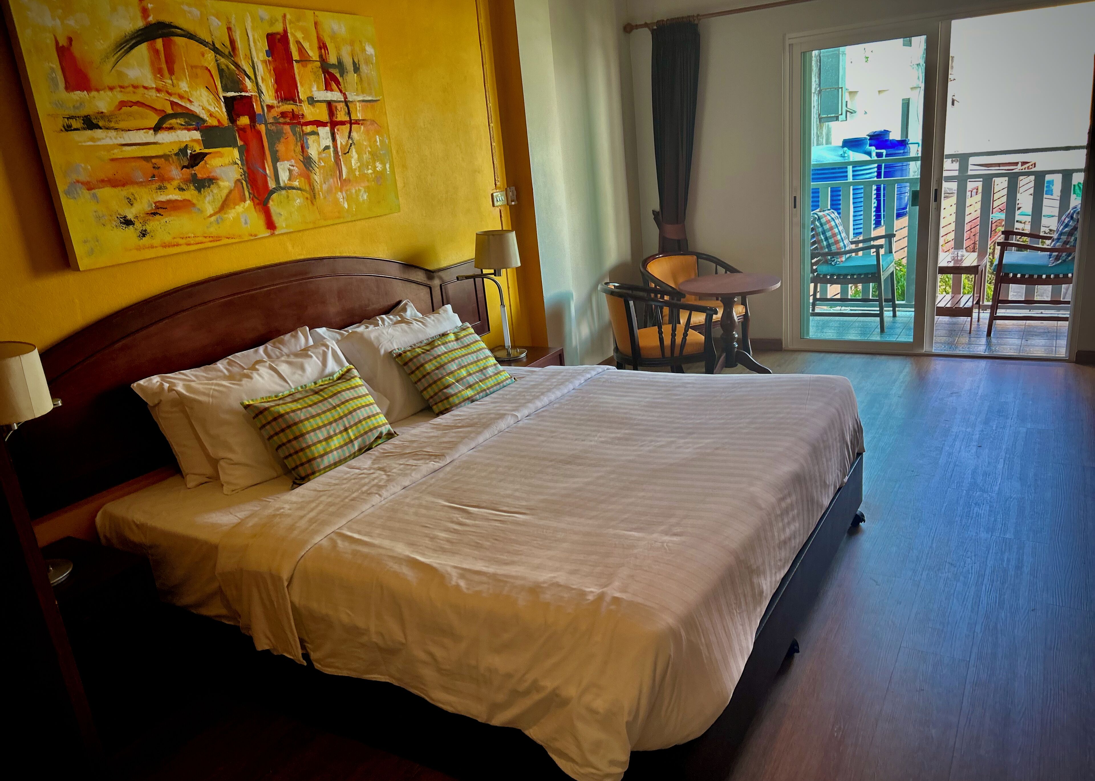 1 habitación, minibar y caja de seguridad en la habitación 