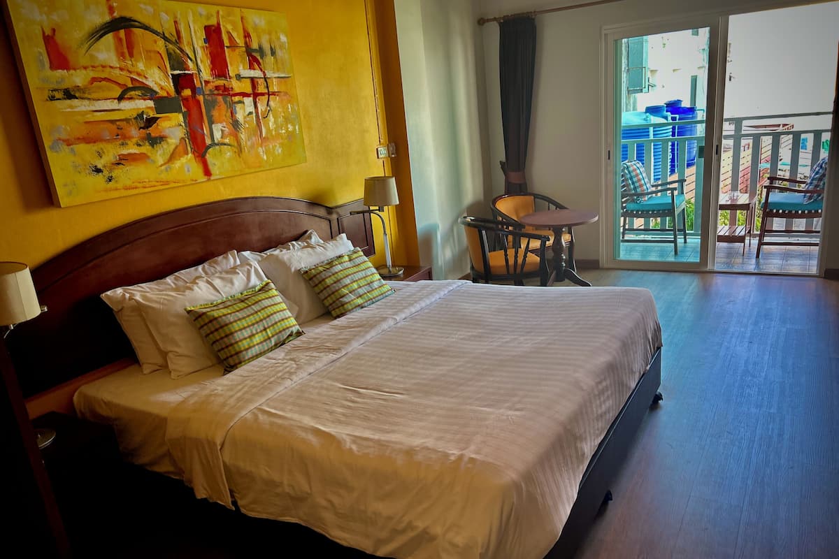 Comfort Double Room | 1 bedroom, minibar, in-room safe, individually decorated