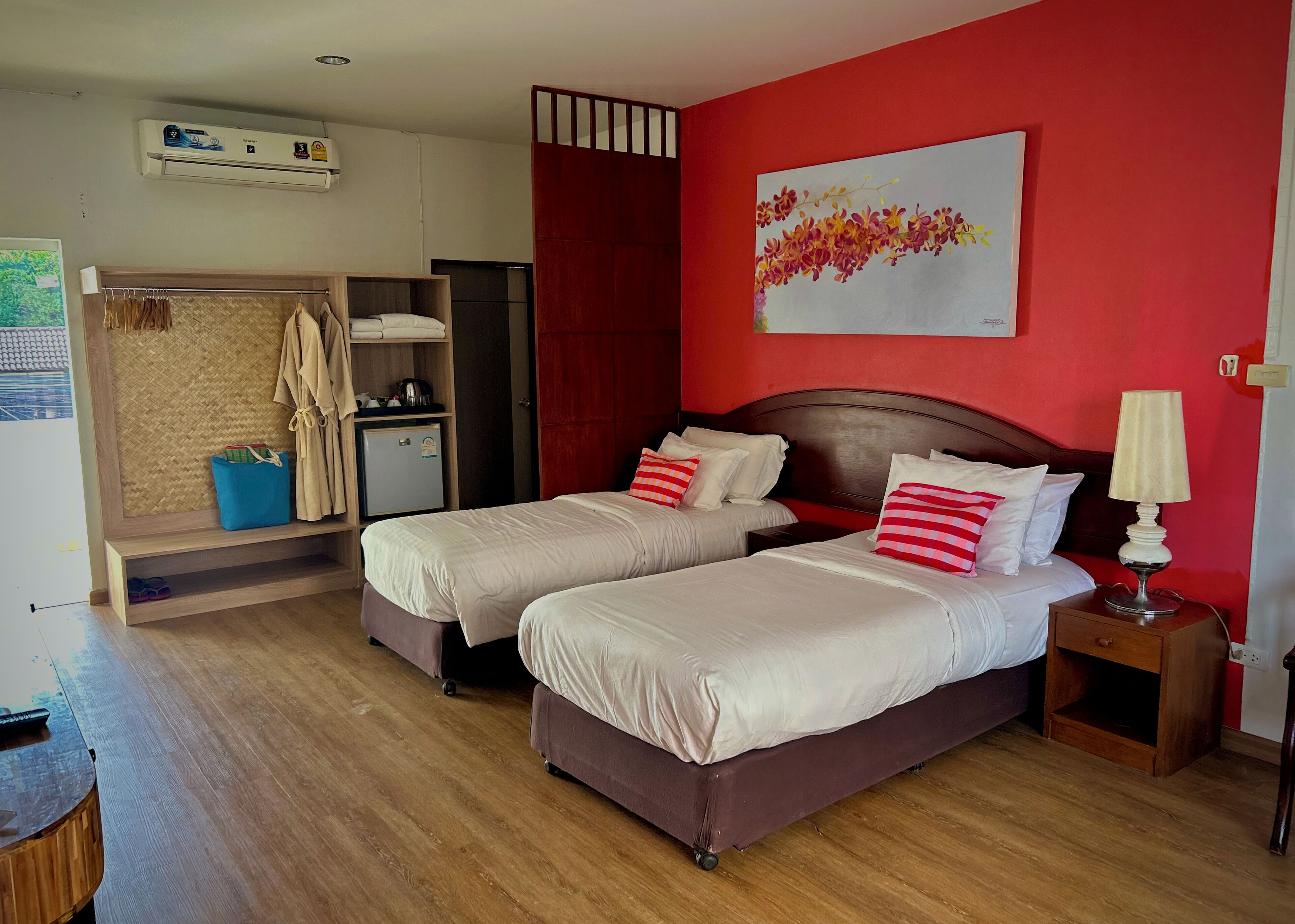 1 habitación, minibar y caja de seguridad en la habitación 