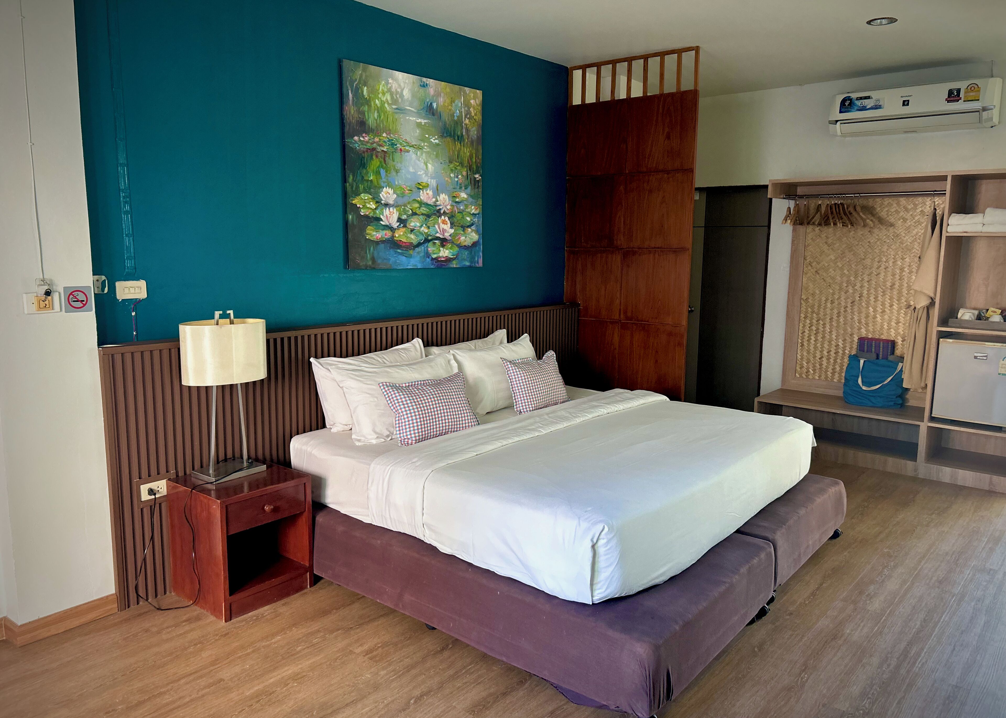 Comfort Double Room | 1 bedroom, minibar, in-room safe, individually decorated