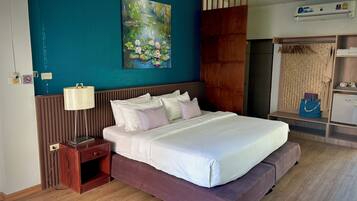 Comfort Double Room | 1 bedroom, minibar, in-room safe, individually decorated