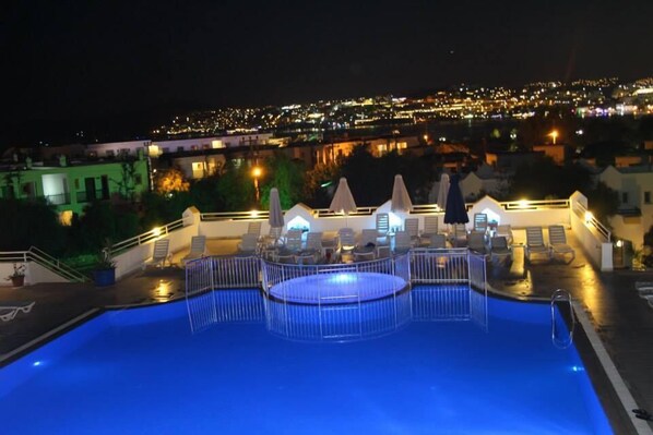 2 outdoor pools, pool umbrellas, sun loungers - Tenda Hotel (Bodrum)