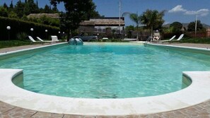 Alberca al aire libre por temporada 
