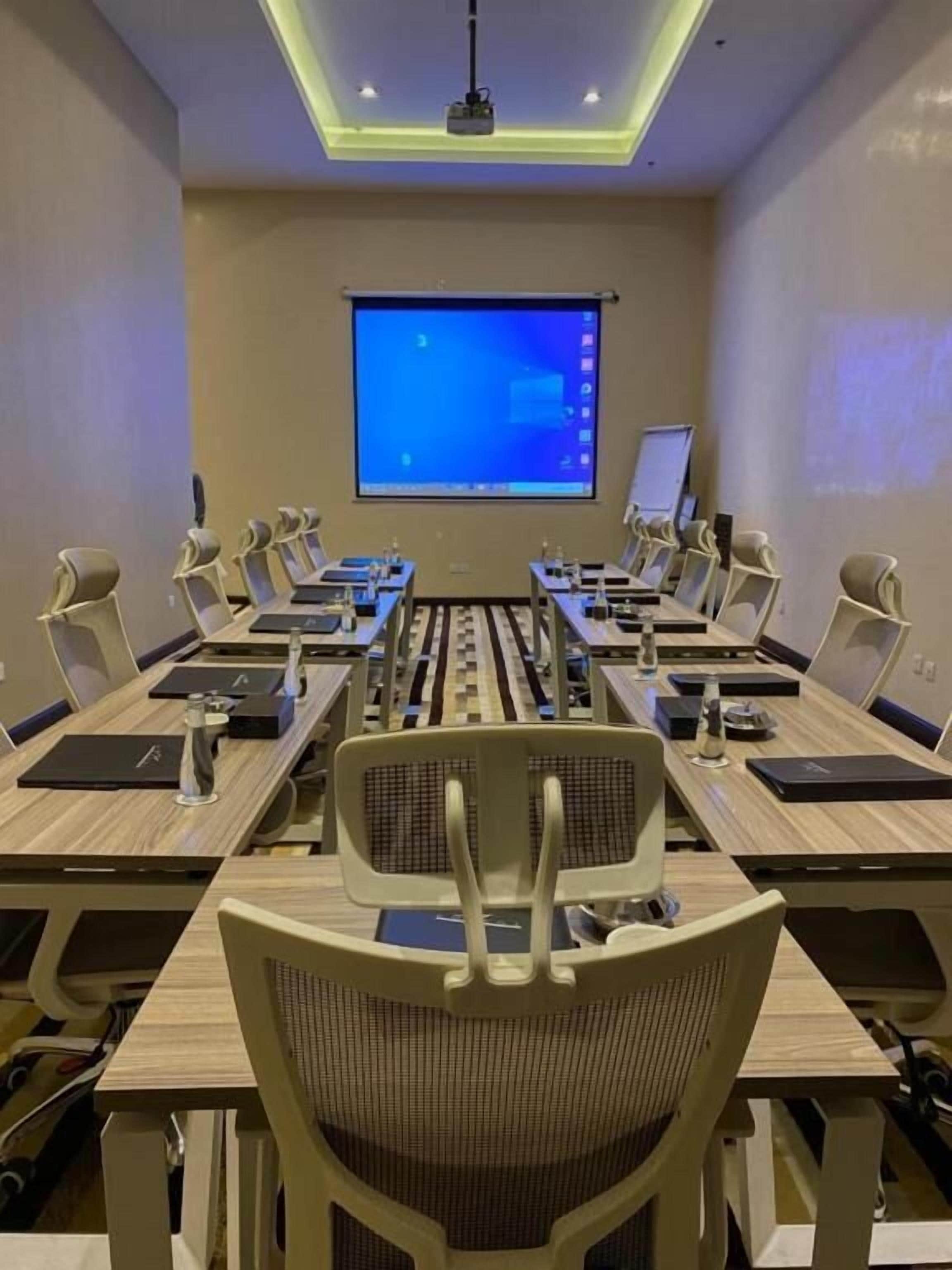 Photo - Voyage Hotel & Suites