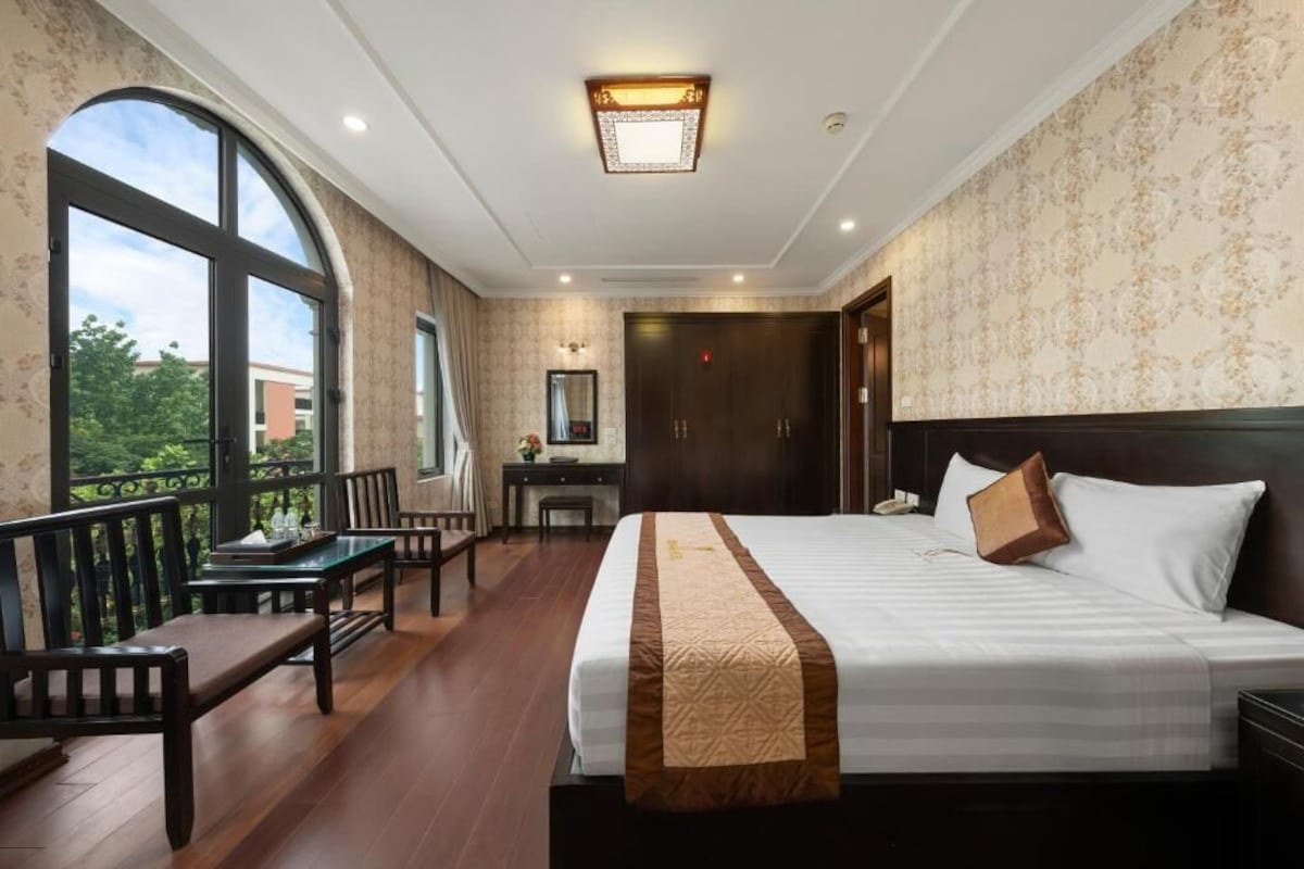 Deluxe Double or Twin Room