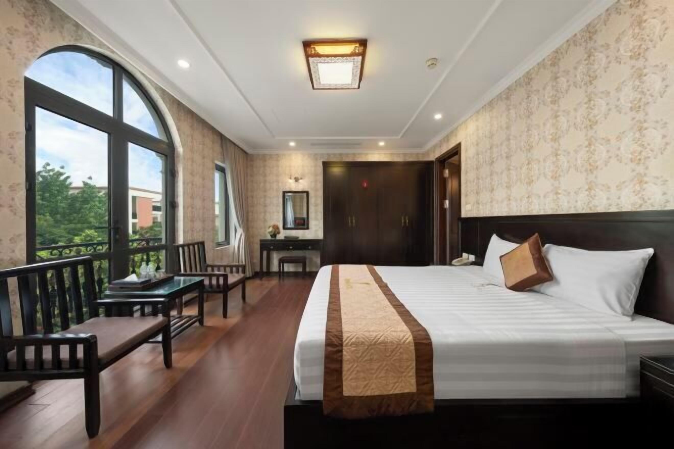 Ropa de cama de alta calidad y minibar 