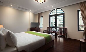 豪華雙人房 | 高級寢具、迷你吧、客房內保險箱、書桌