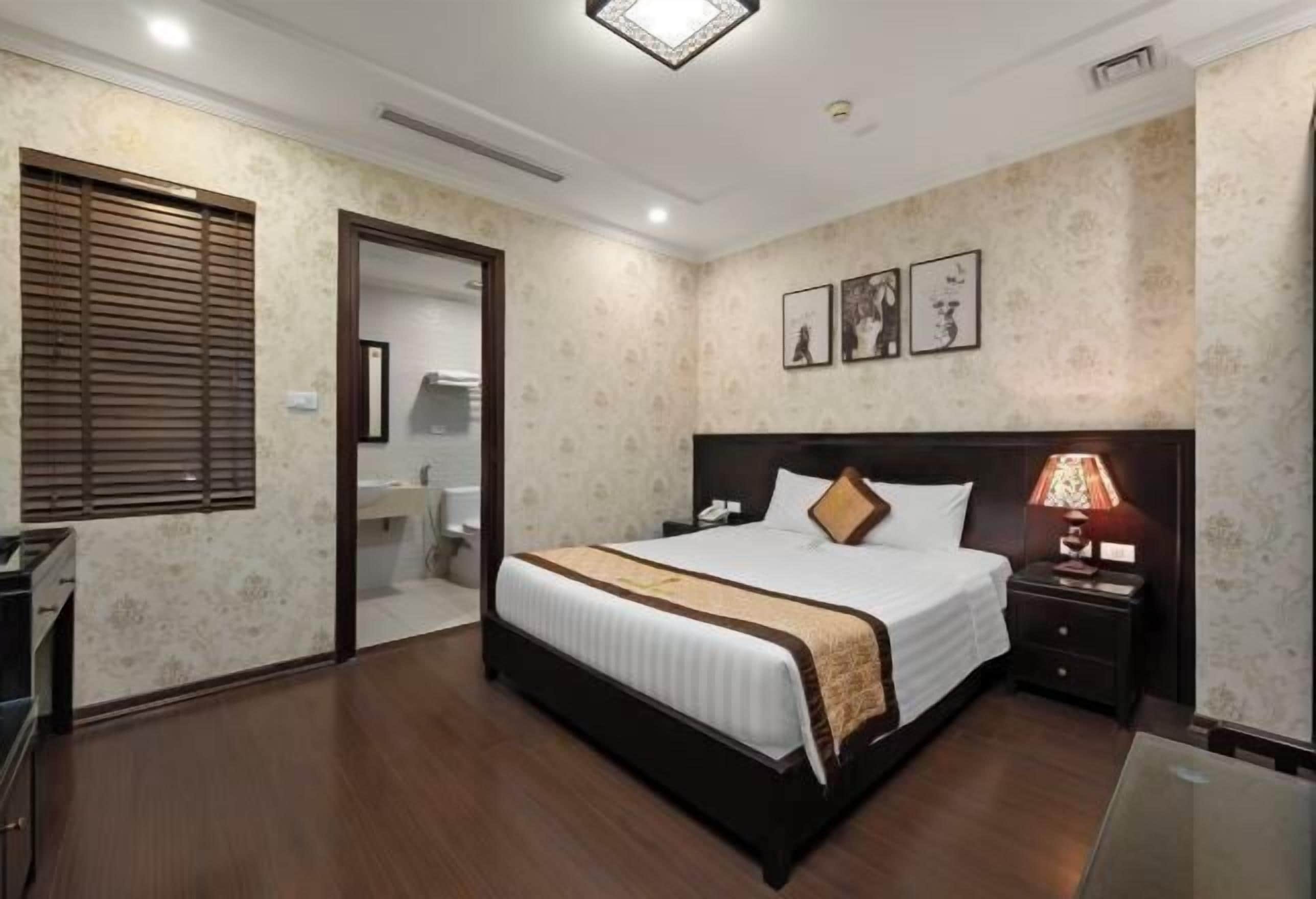 Ropa de cama de alta calidad y minibar 