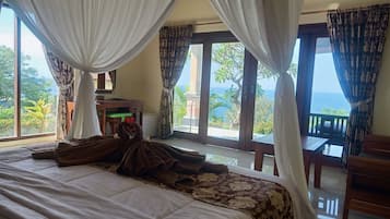 Villa, 1 Bedroom, Sea View | Minibar, in-room safe, desk, blackout curtains