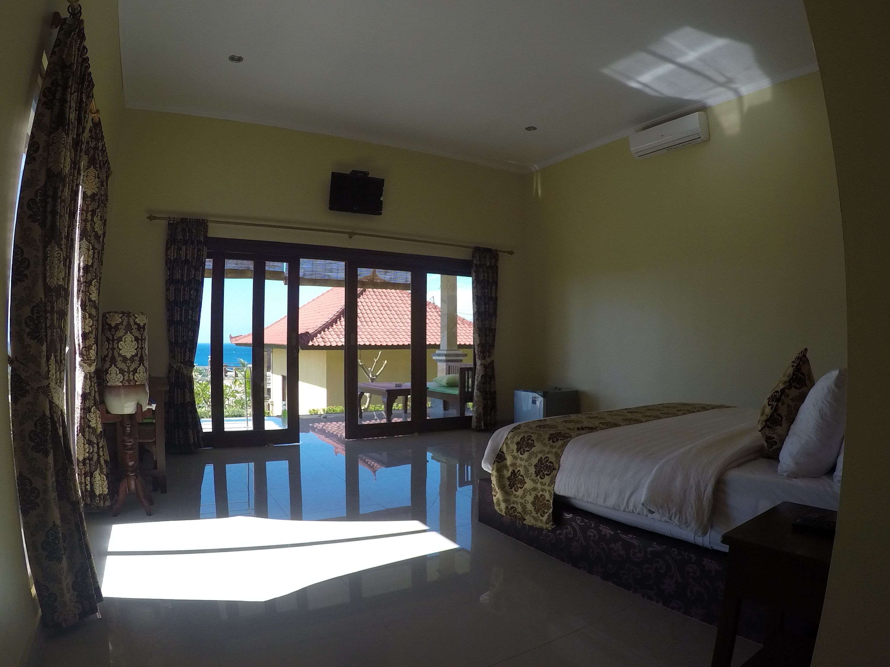 standard double room, 1 bedroom, garden view, garden area | minibar, in-room safe, desk, blackout curtains