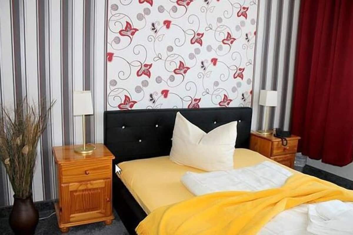 Eenpersoonskamer | Een kluis op de kamer, gratis babybedden, extra bedden, gratis wifi