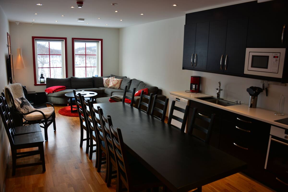 Apartment 8 | In-room dining