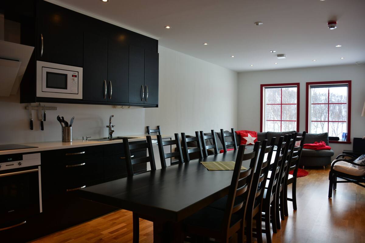 Apartment 7 | In-room dining