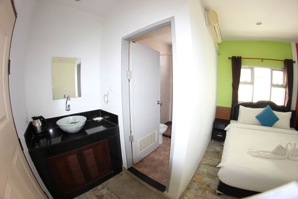 Double Room | In-room safe, individually decorated, individually furnished