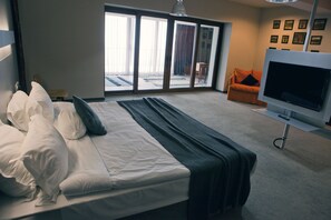 Elite Suite, Terrace, Valley View | Living area