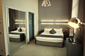 Minibar, coffres-forts dans les chambres, bureau, chambres insonorisées