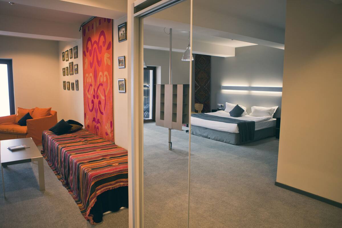 Elite Suite, Terrace, Valley View | Minibar, in-room safe, desk, soundproofing