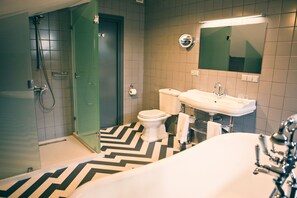 Batas, pantuflas, toallas 