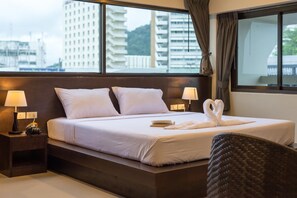 Minibar, Verdunkelungsvorhänge, kostenloses WLAN, Bettwäsche