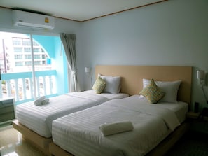 Standard Twin Room | Minibar, desk, free WiFi
