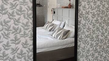 Habitación doble | Escritorio, cortinas opacas, sistema de insonorización