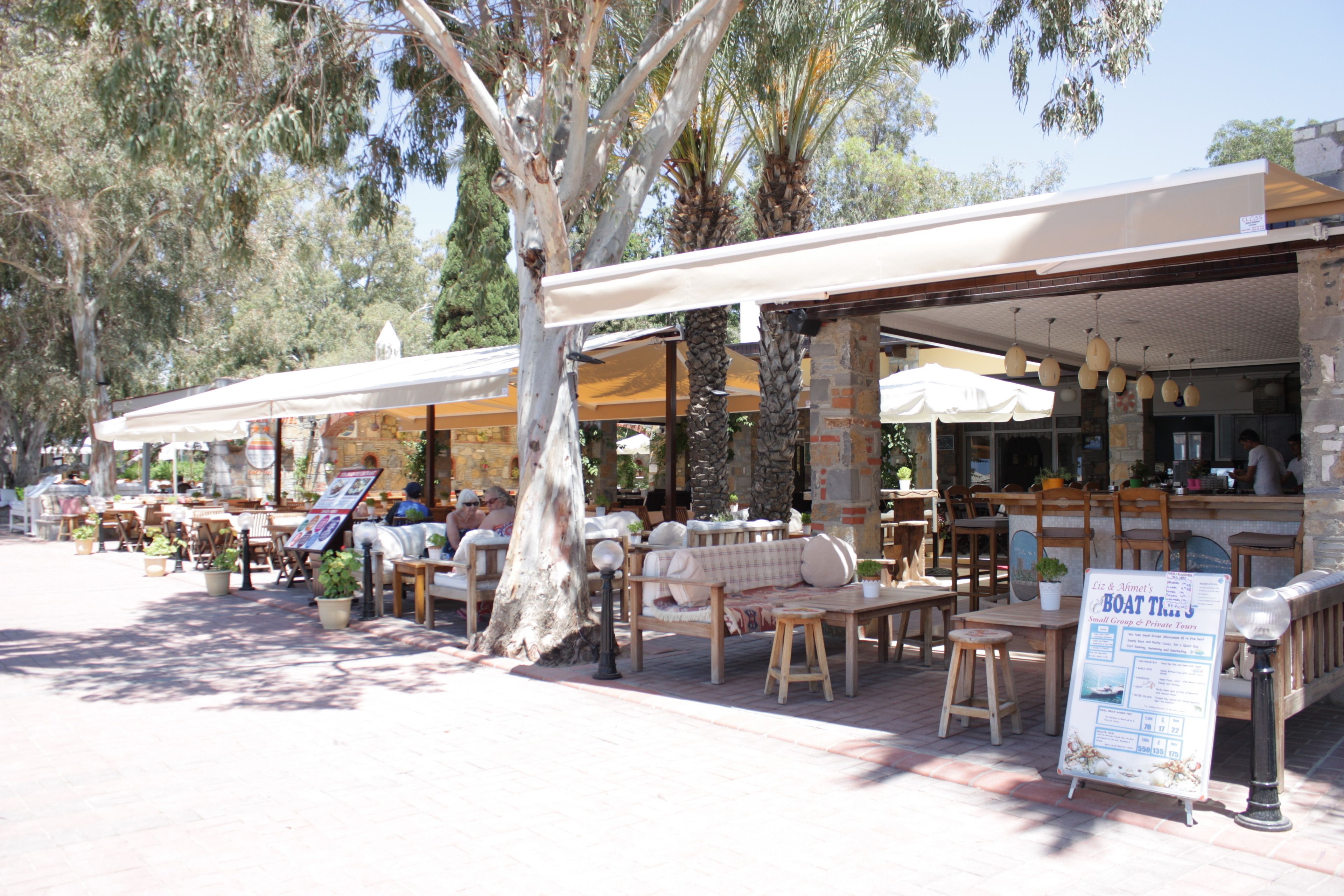 daily buffet breakfast (eur 5 per person)