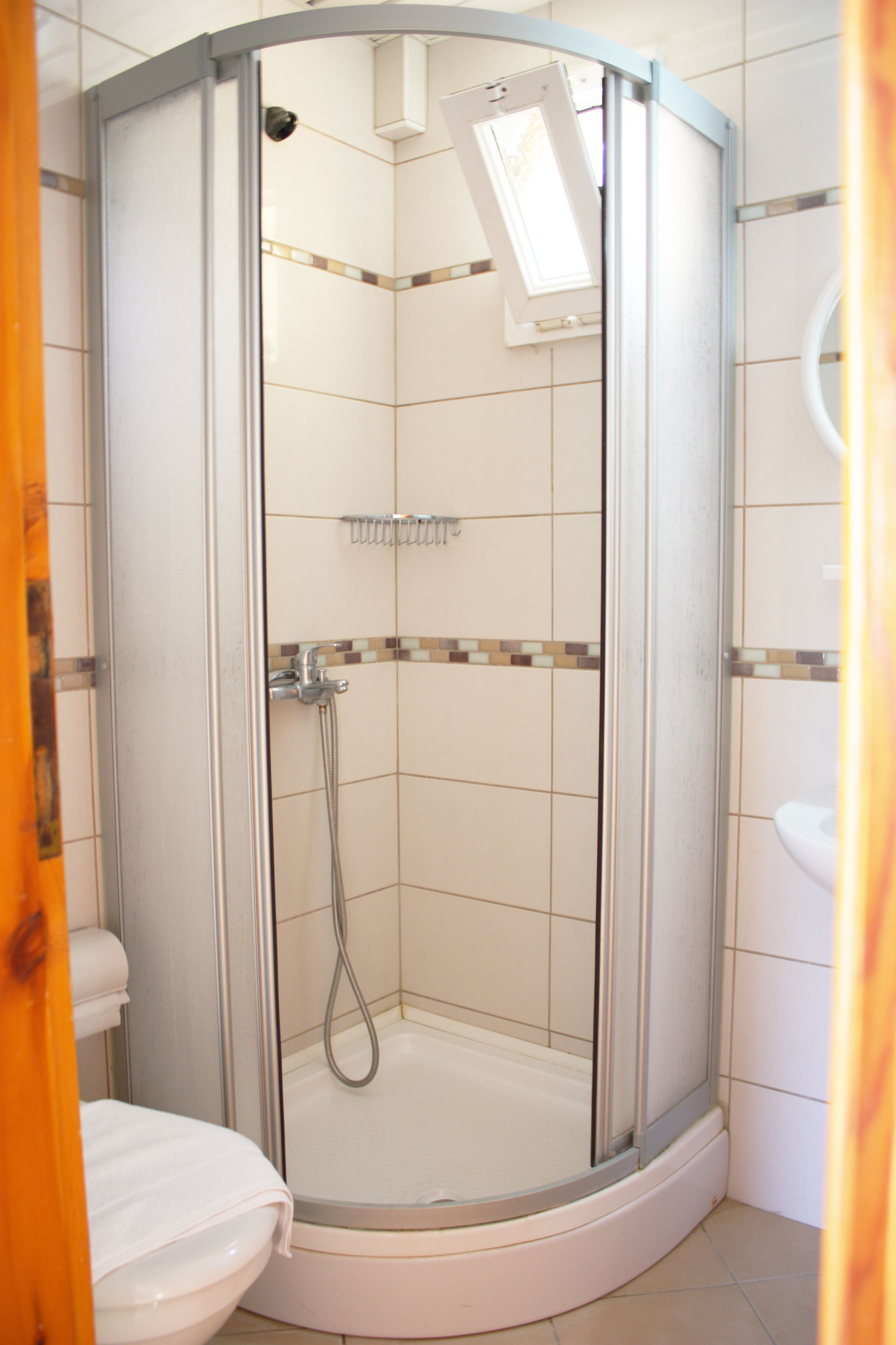 triple room | bathroom | shower, hair dryer, towels