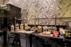 Buffet - Room Mate Anna, Barcelona (Barcelona)