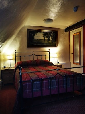 Doppelzimmer, mit Bad (Room 24, 26, 27) | 1 Schlafzimmer