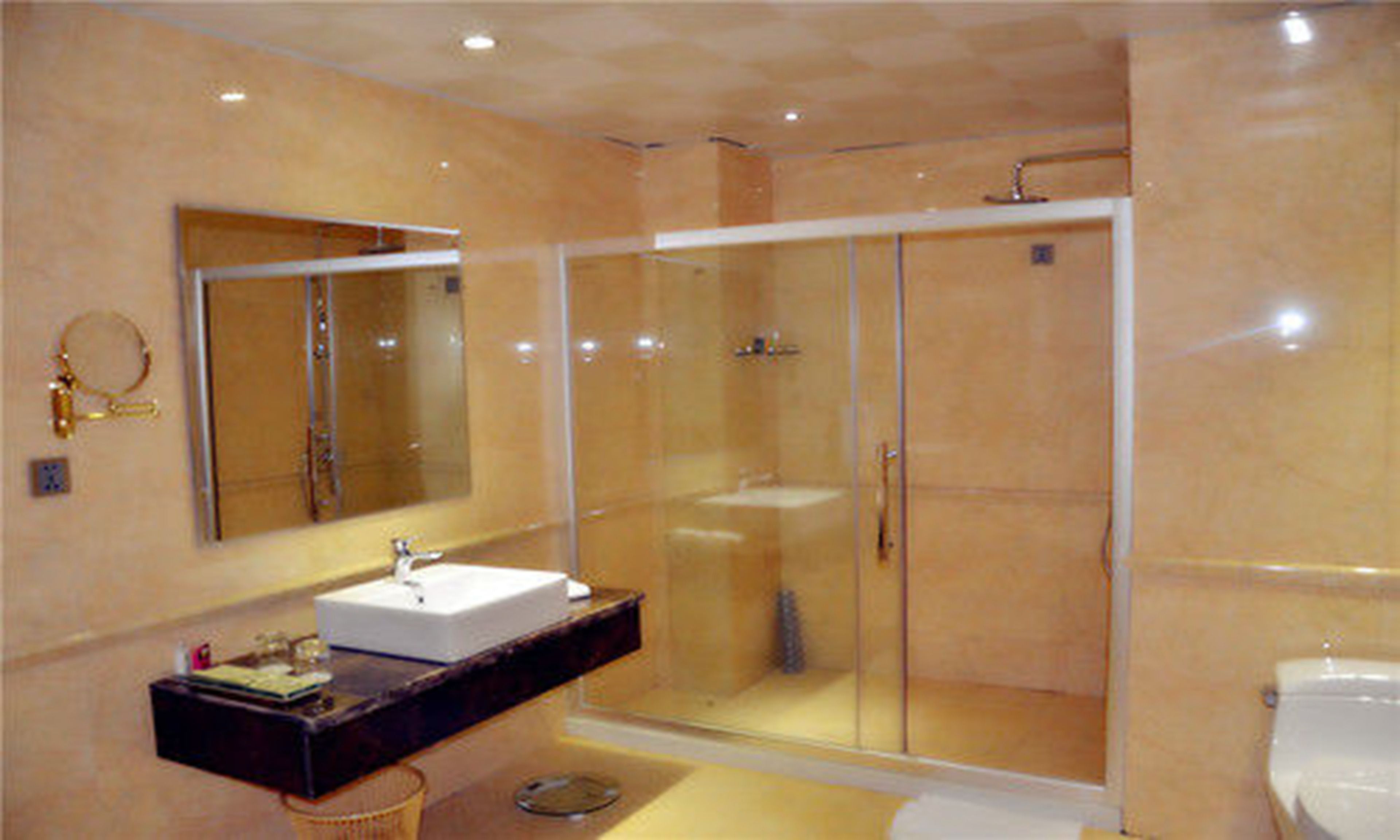 shower, free toiletries, hair dryer, slippers