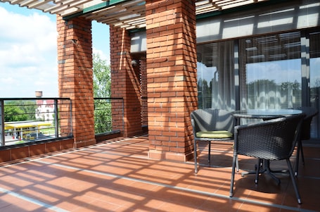 Suite, 1 Bedroom | Terrace/patio