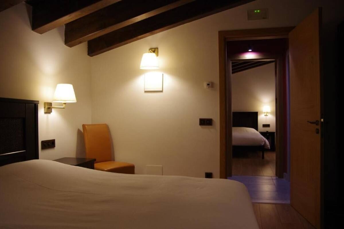 family room | premium bedding, down duvets, tempur-pedic beds, desk