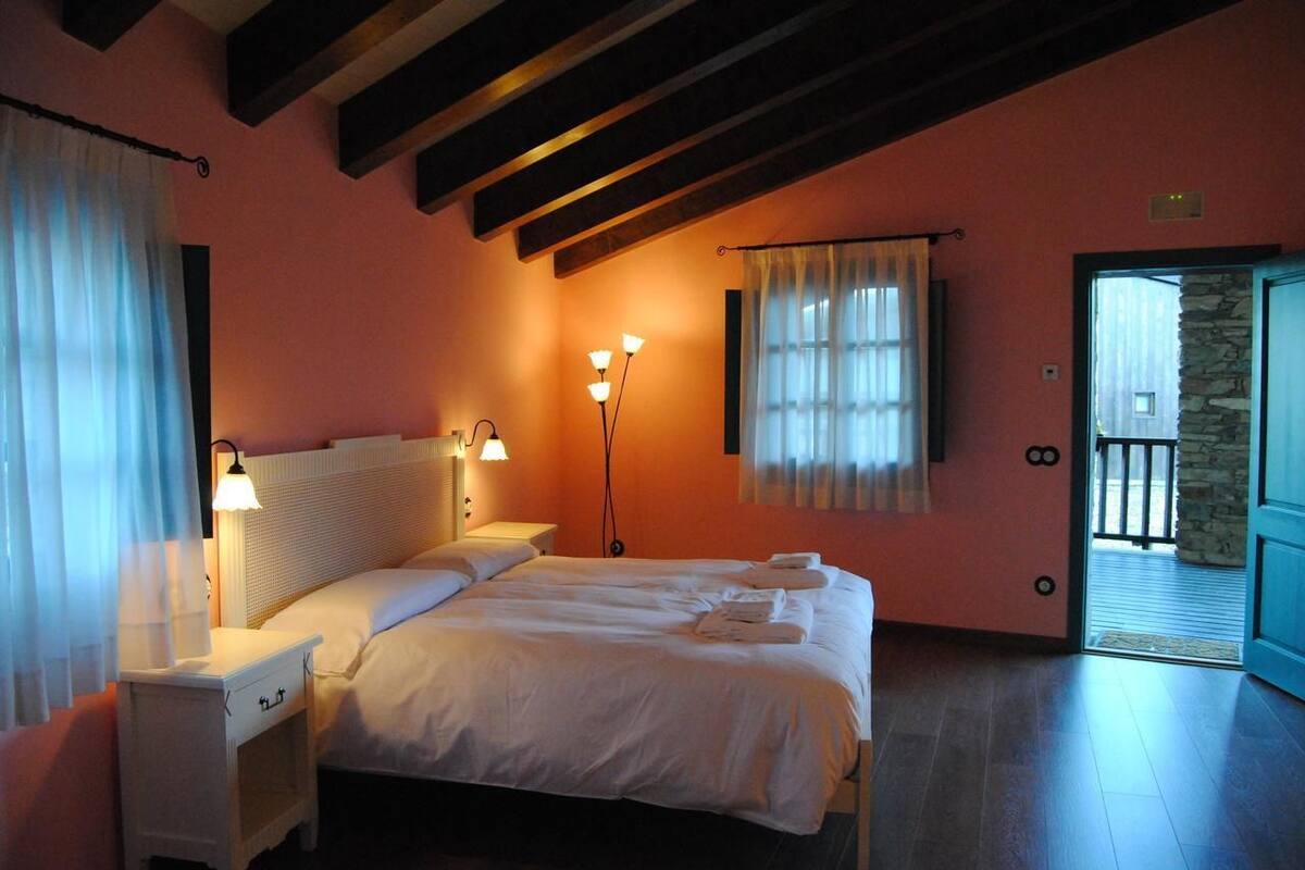Habitación clásica doble, 1 cama de matrimonio grande, balcón | Vistas del balcón