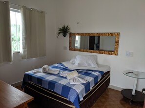 Verdunkelungsvorhänge, kostenloses WLAN, Bettwäsche