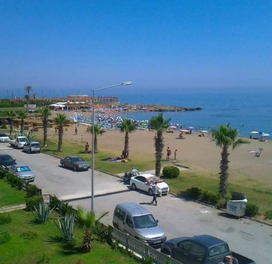 Platja privada a prop, cabanes de platja gratuïtes i gandules de platja 